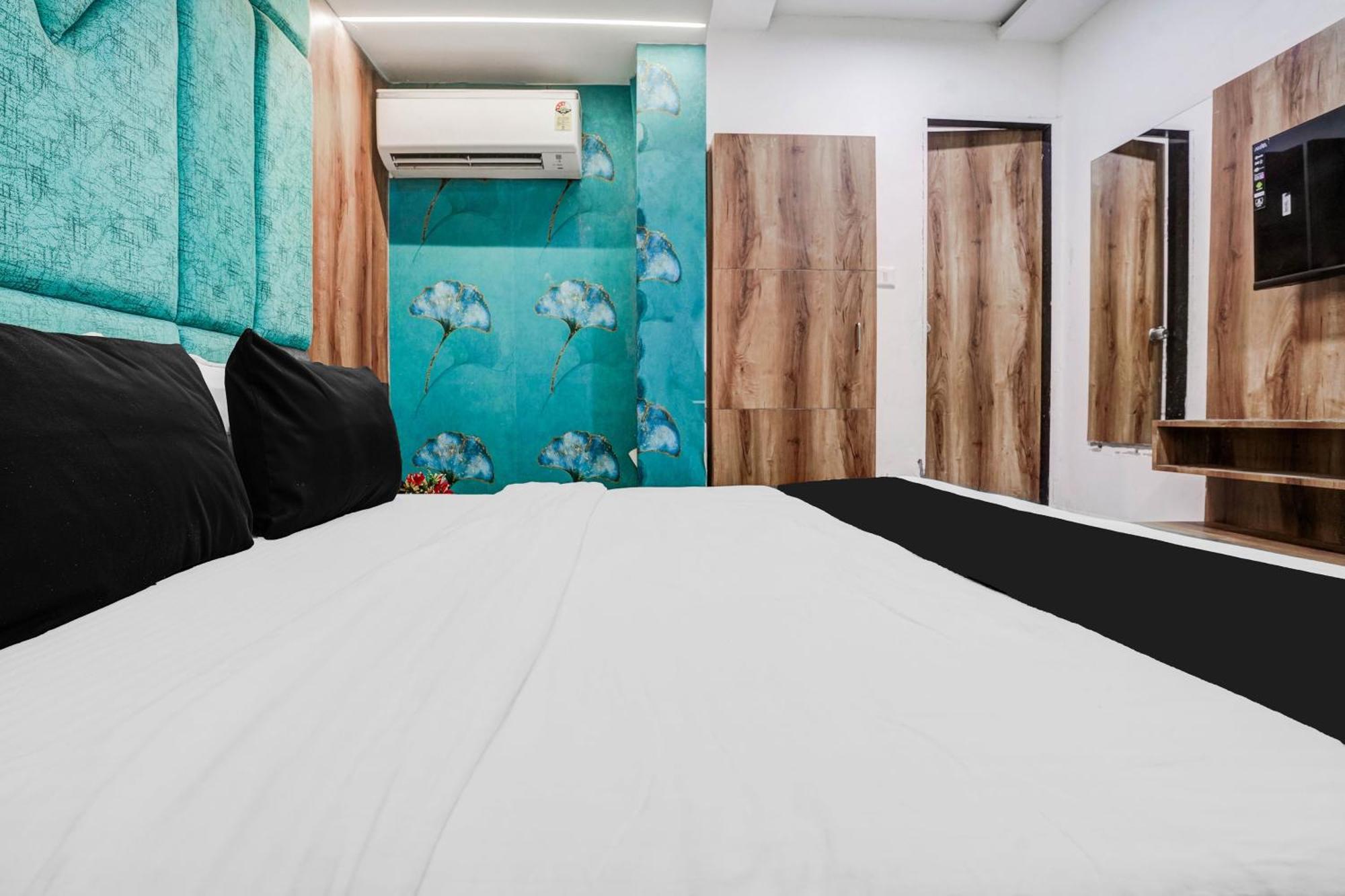 Super Collection O Maninagar Near Railway Station Formerly A1 Residency أحمد أباد المظهر الخارجي الصورة