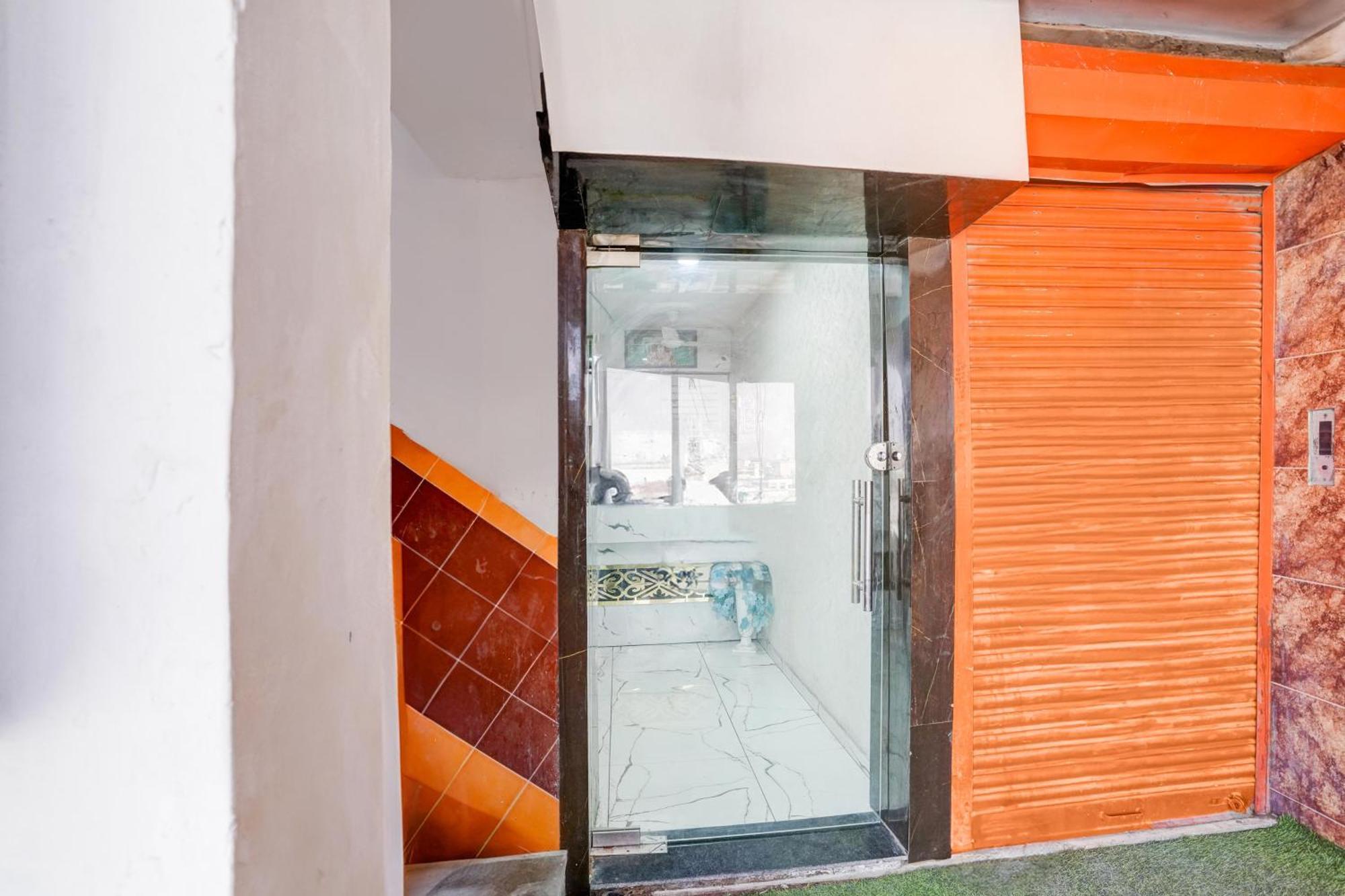 Super Collection O Maninagar Near Railway Station Formerly A1 Residency أحمد أباد المظهر الخارجي الصورة